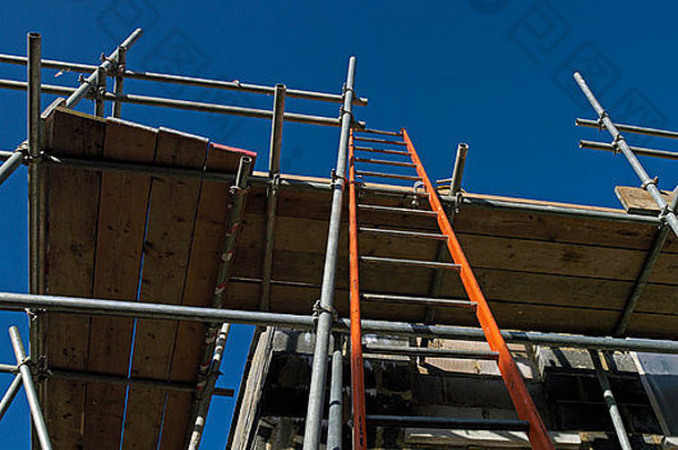 建筑工程至脚手架的梯子