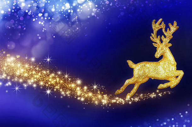 在神奇的夜空背景下，以金色驯鹿为背景的梦幻圣诞构图