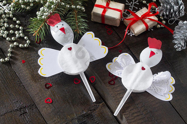 创建孩子圣诞节礼物玩具公鸡圣诞节装饰胶水剪刀纸塑料勺子木表格孩子