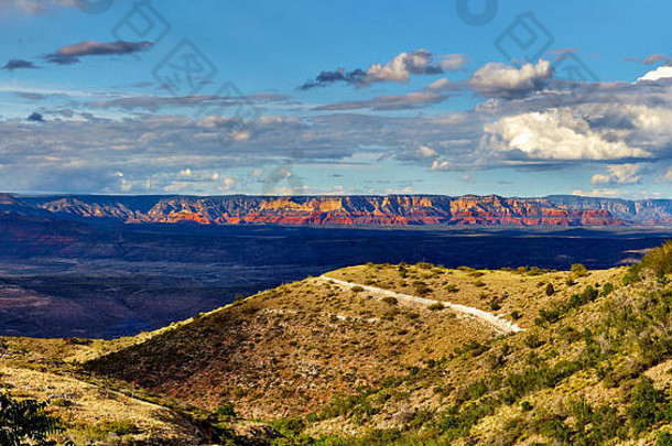 视图红色的岩石山塞多纳亚利桑那州山顶杰罗姆亚利桑那州