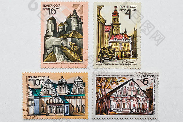 乌兹哥罗德，乌克兰-约2016年5月：在苏联印刷的邮票集，展示了乌克兰不同的建筑，约