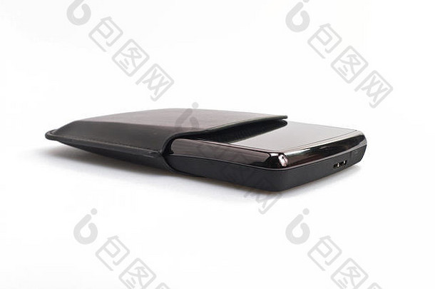 黑色便携式硬盘，带白色背景的软皮外壳