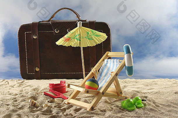 甲板椅子太阳伞海滩情况下