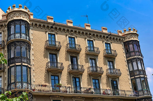巴塞罗那是西班牙王国加泰罗尼亚自治区的首府