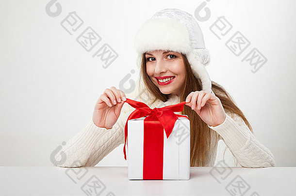 圣诞节x-mas情人节一天庆祝活动概念微笑女人礼物盒子光背景