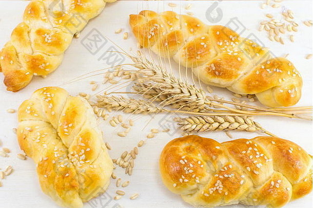 自制的形状的面包糕点小麦植物