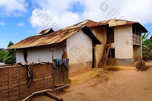 乌萨姆巴拉山脉的当地住宅