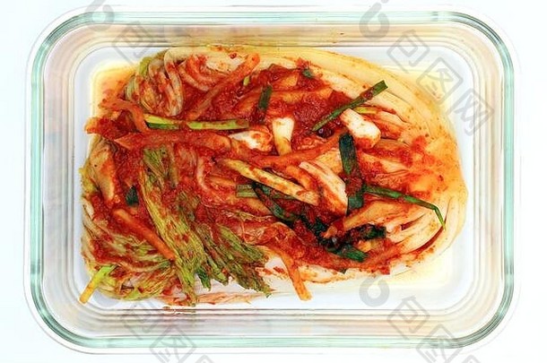 泡菜是韩国泡菜的名字。照片中的泡菜是用大白菜做的，酸甜的，略带辛辣。可以当作食物吃