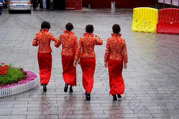 浏阳烟花节的女招待。中国国际烟花节每两年举办一次。