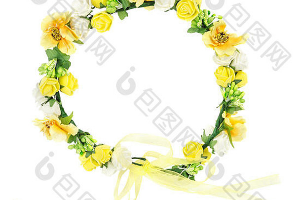 黄色的花花环孤立的白色背景