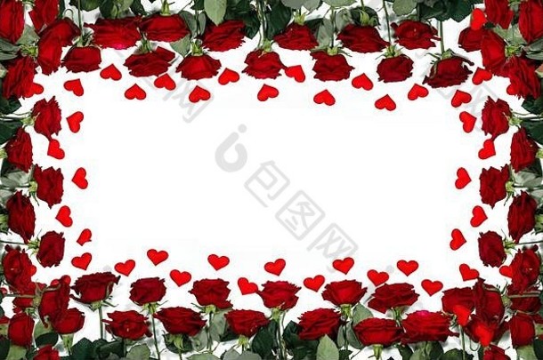 情人节，白色背景上的红玫瑰和纸心边框