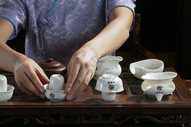 特写镜头表格茶仪式餐具竹子中国人茶仪式日本茶仪式