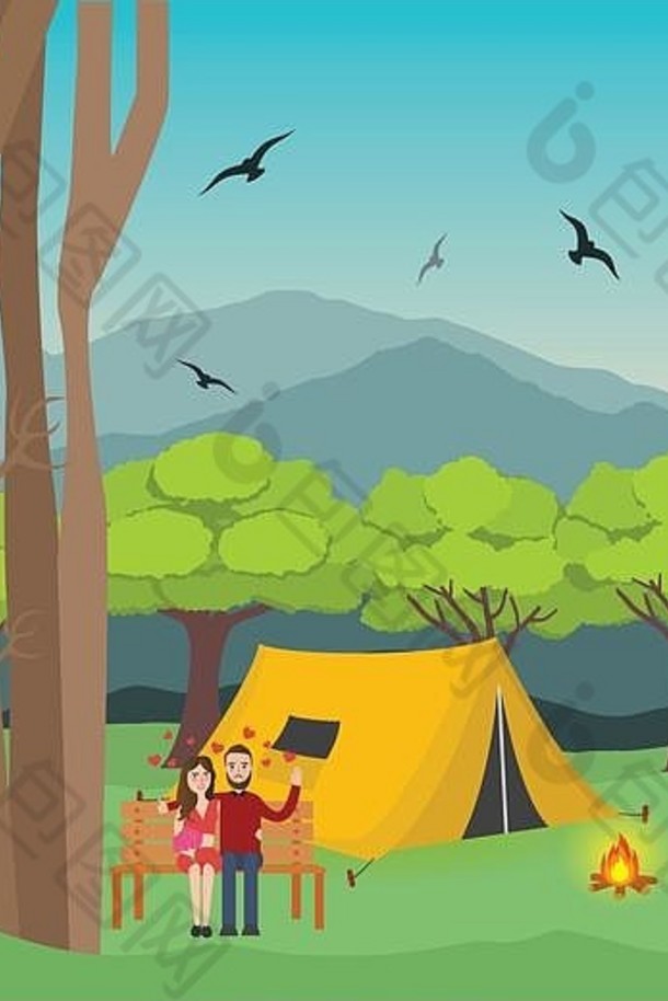 夫妇野营森林男人。女人火前面帐篷山树背景