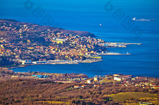 斯洛文尼亚科帕尔和伊佐拉沿海城镇景观