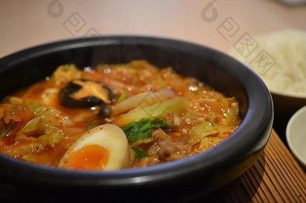 韩式炖金鸡、石锅、中国美食、亚洲美食