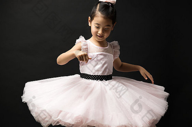 亚洲女孩芭蕾舞女演员
