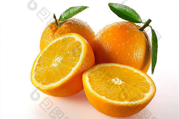 新鲜的减少橙子叶子白色背景减少