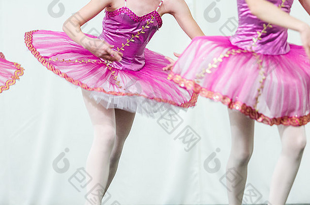 儿童舞蹈传统俄罗斯民间舞蹈。