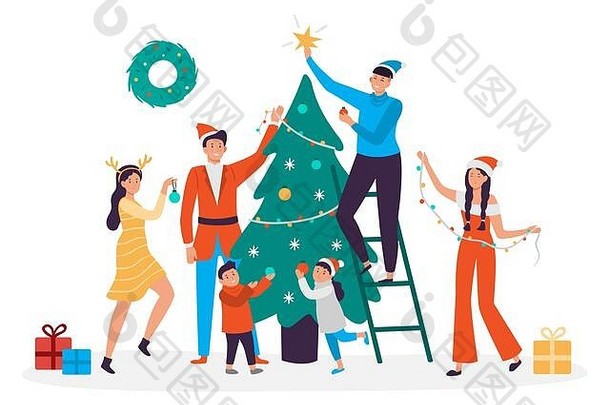 快乐的人们装饰圣诞树。家庭为新年、2020年圣诞节假期派对做准备