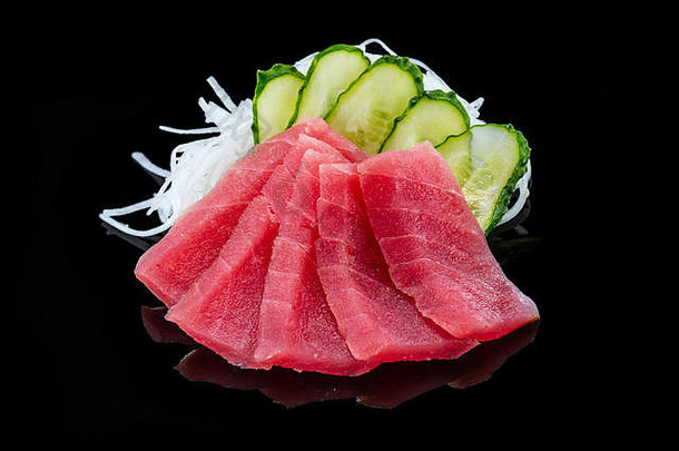 黑底金鱼刺身，日本料理