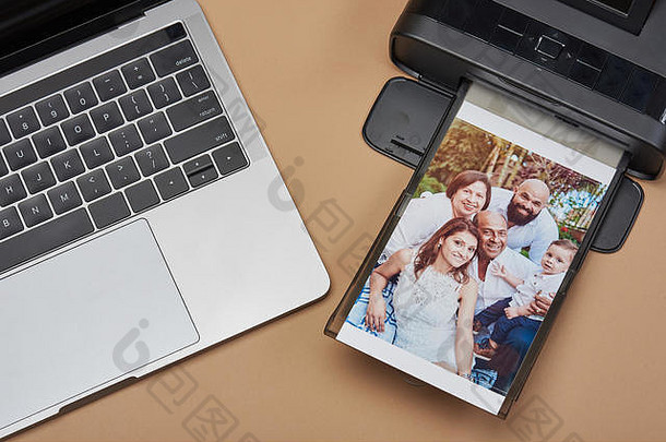 紧凑的打印机家庭图像移动PC前视图