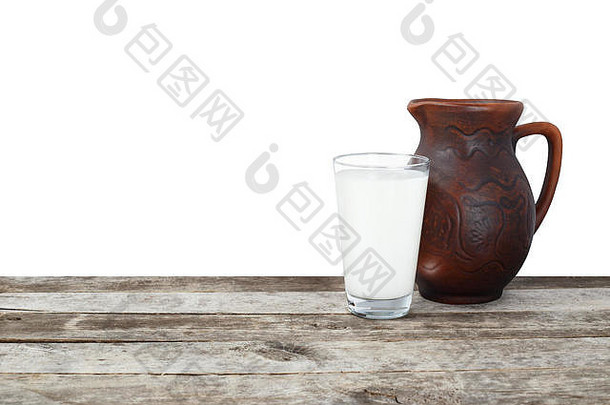 玻璃牛奶粘土壶木表格孤立的白色背景乳制品产品牛奶