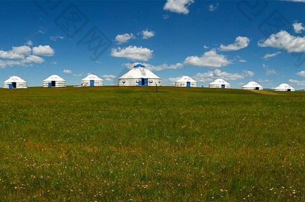 蒙古草原上的蒙古族观