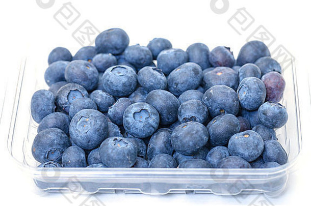 白底塑料容器中的新鲜蓝莓