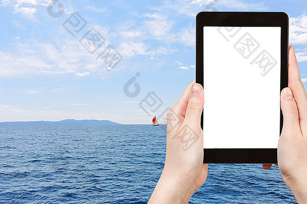 旅行概念<strong>旅游照片</strong>红色的游艇蓝色的亚得里亚海海达尔马提亚克罗地亚平板电脑减少屏幕blan