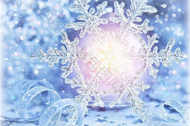 美丽的闪亮的雪花明亮的光核心节日圣诞节期背景假期问候卡