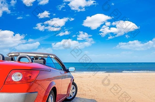 红色的车海滩