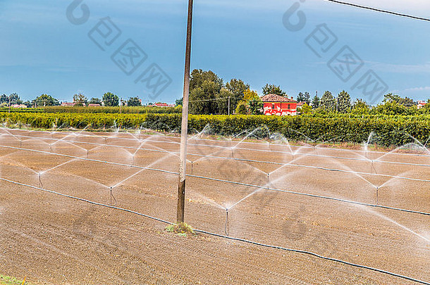 灌溉耕种播种农业场洒水装置