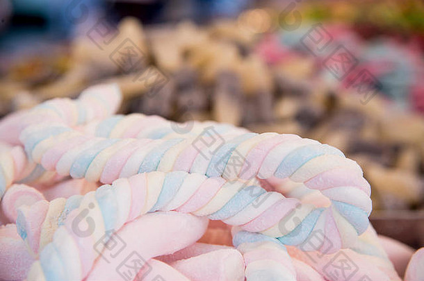 果冻糖糖果-由各种彩色糖果制成的彩色背景