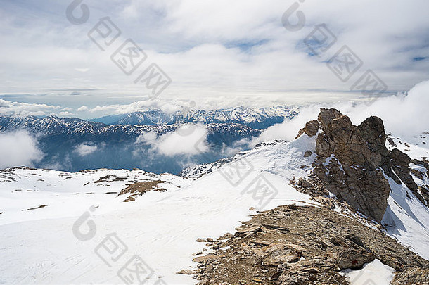 全景视图高山山峰冰雪覆盖脊高高度意大利法国高山弧风景优美的天空