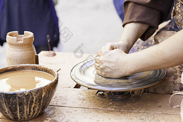 工匠陶工，细节手工外展工人，陶土成型，古老传统