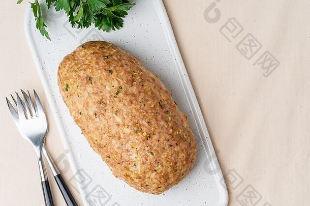 沙锅肉面包烤火鸡地面肉传统的法国美国菜前视图复制空间白色大理石背景