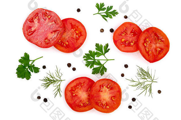 白色背景上分离的带欧芹叶、莳萝和胡椒的番茄片。俯视图