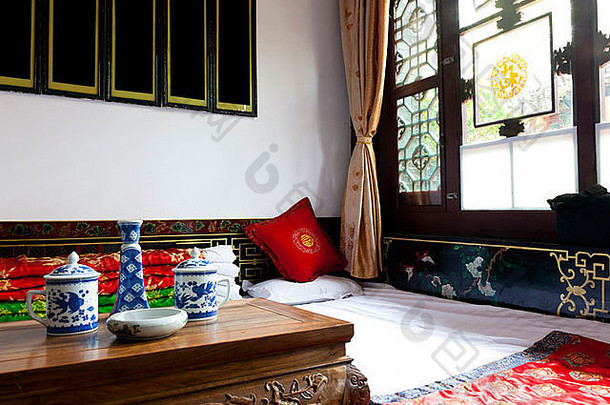 中国传统的卧室，通常在乡下人们都这样装饰家。