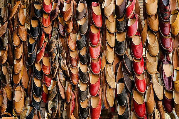 埃及开罗露天市场的传统拖鞋