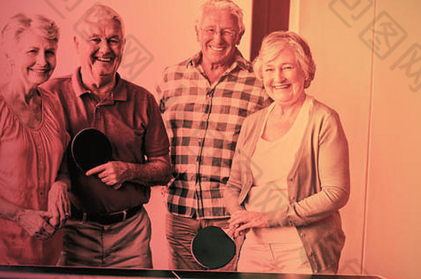 老年人打乒乓球