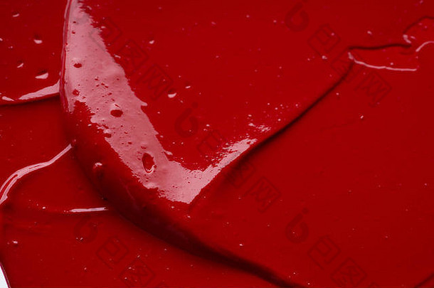 白色背景下红色<strong>唇膏</strong>或丙烯酸漆的涂抹和质<strong>地</strong>。