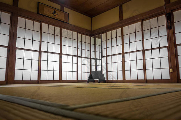 传统的日式房间，配有榻榻米垫地板和shoji滑动纱门。