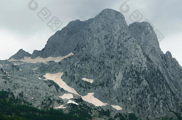 风景优美的景观视图岩石阿尔巴尼亚山阿尔卑斯山脉旅行假期概念
