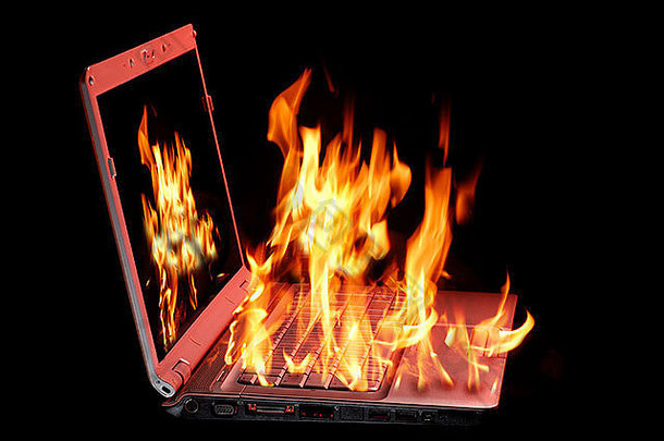 笔记本电脑因过度使用而起火的图像