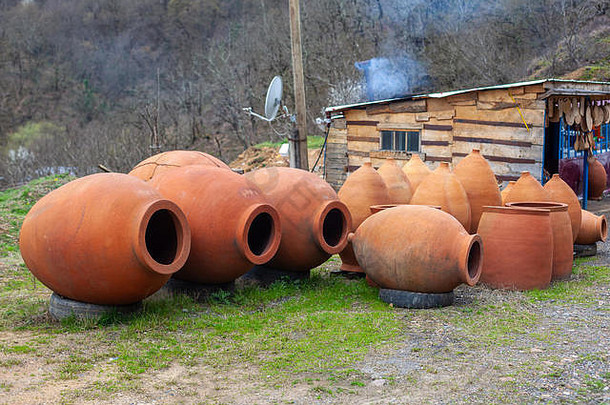 格鲁吉亚传统酒壶kvevri，用于葡萄酒、户外贸易
