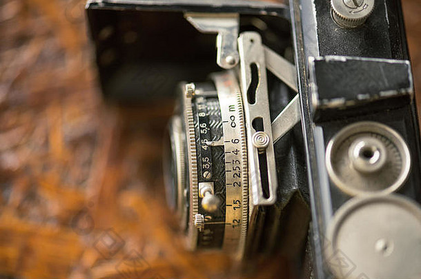 非常古老的老式电影摄影机，摄影棚拍摄。