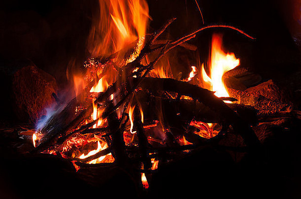 在塔贾穆尔科山拍摄的夜间篝<strong>火</strong>特写镜头