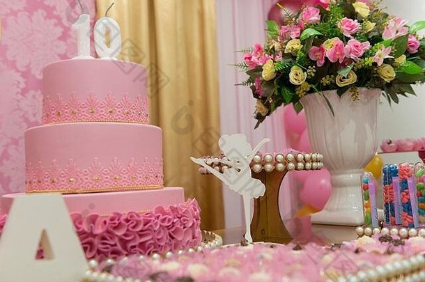 粉红色的孩子们女孩生日糖果花芭蕾舞女演员生日主题芭蕾舞女演员生日蛋糕假的蛋糕孩子们的生日芭蕾舞鞋