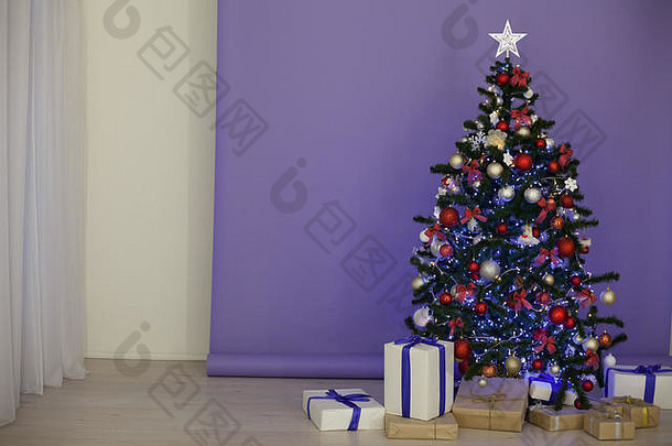 圣诞装饰圣诞树配花环灯圣诞礼物