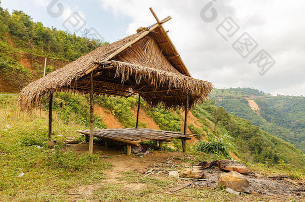 老挝山上休息的竹棚